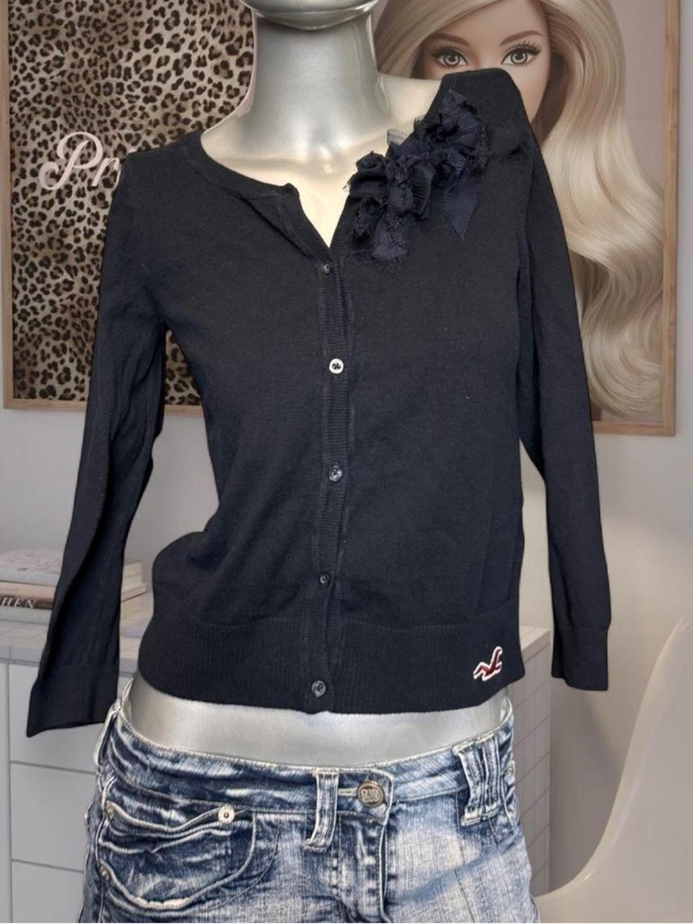 Hollister Vintage Y2K navy cardigan with flower detail - Picture 2 of 7